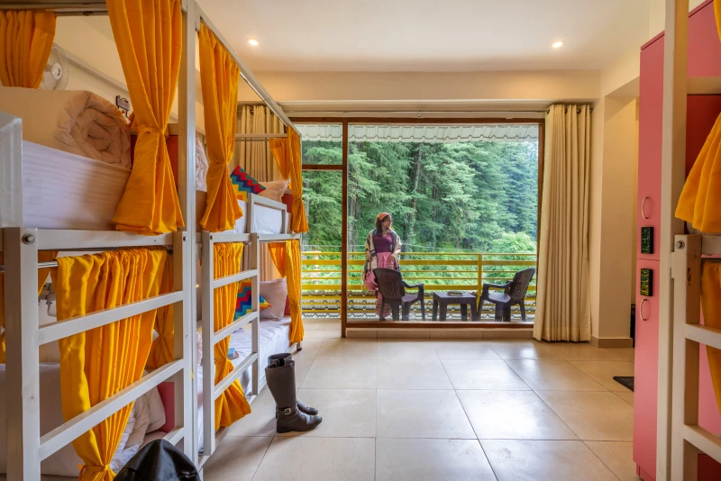 Bed in 6 Bed Mixed Dormitory Room with Ensuite Bathroom 1