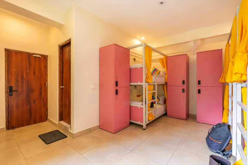 Bed in 6 Bed Mixed Dormitory Room with Ensuite Bathroom 2
