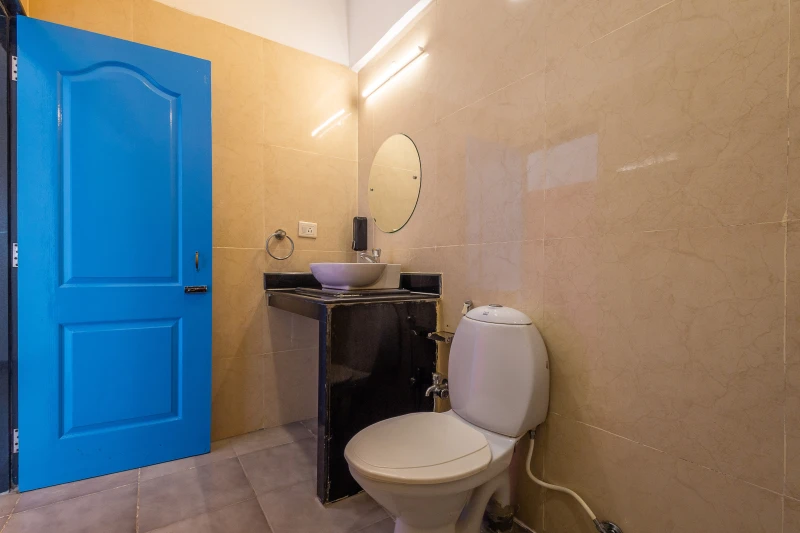 Bed in 6 Bed Female Only Dormitory Room with Ensuite Bathroom 8