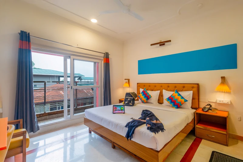 Deluxe Private Room with Balcony and Ensuite Bathroom 2
