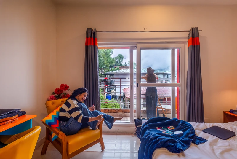 Deluxe Private Room with Balcony and Ensuite Bathroom 5
