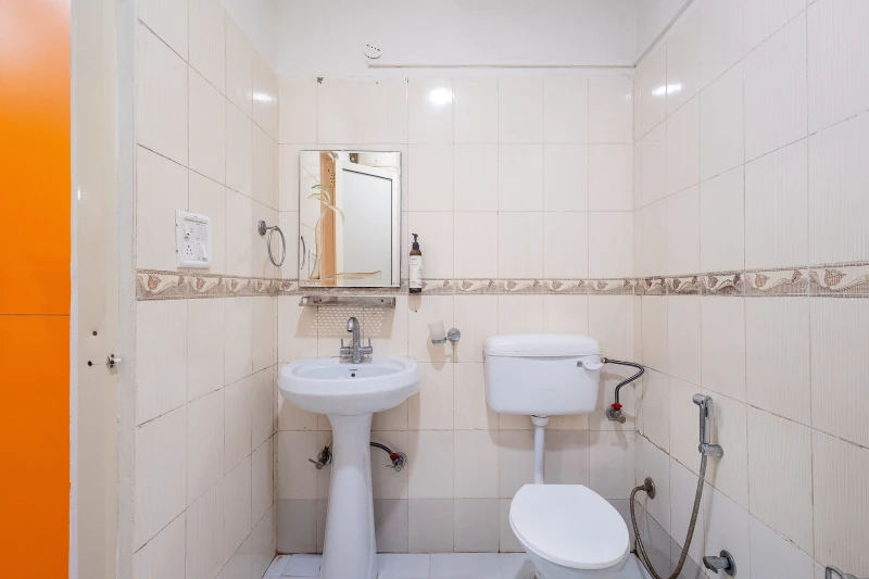 Bed in 4 Bed Mixed Dormitory Room with Ensuite Bathroom 8