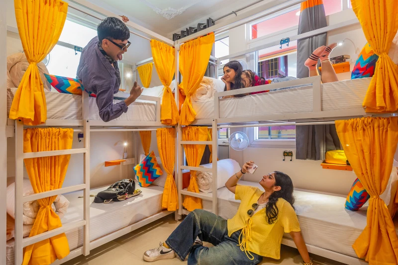 Bed in 6 Bed Mixed Dormitory Room with Ensuite Bathroom 3