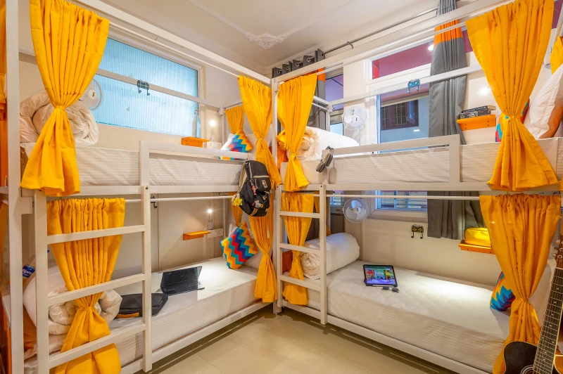 Bed in 6 Bed Mixed Dormitory Room with Ensuite Bathroom 4