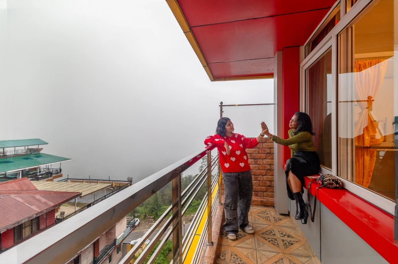 Bed in 6 Bed Mixed Dormitory Room with Balcony and Ensuite Bathroom 5