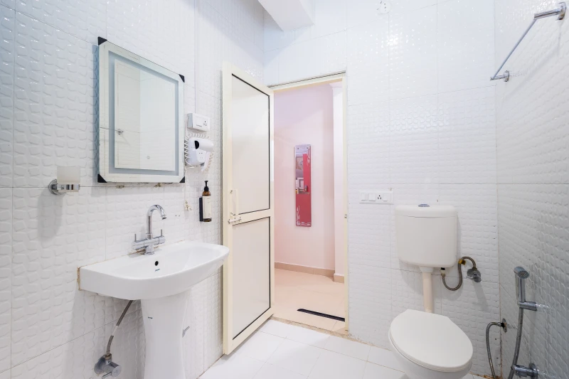 Bed in 8 Bed Mixed Dormitory Room with Balcony and Ensuite Bathroom 9