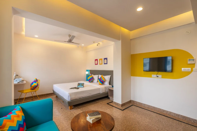 Deluxe Private AC Room with Ensuite Bathroom 3