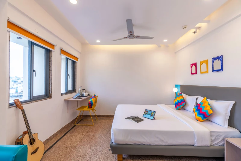 Deluxe Private AC Room with Ensuite Bathroom 8