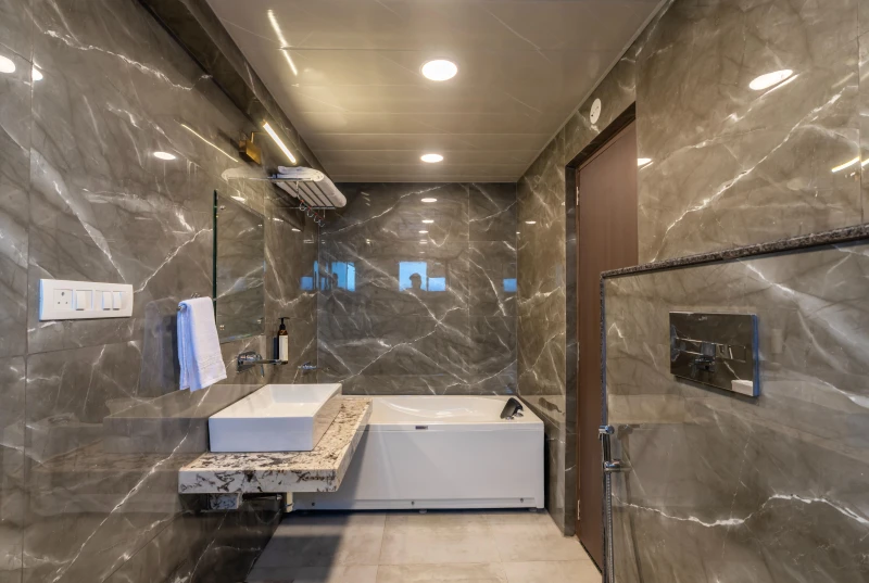 Deluxe Private AC Room with Jacuzzi and Ensuite Bathroom 9