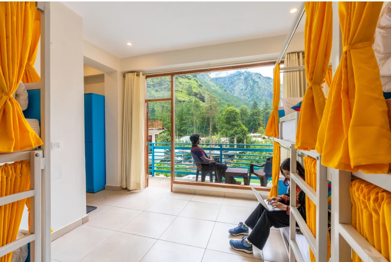 Bed in 6 Bed Mixed Dormitory Room with Balcony & Mountain View and Ensuite Bathroom 5