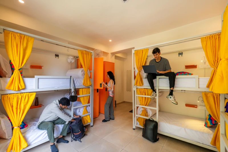 Bed in 6 Bed Mixed Dormitory Room with Balcony & River View and Ensuite Bathroom 4
