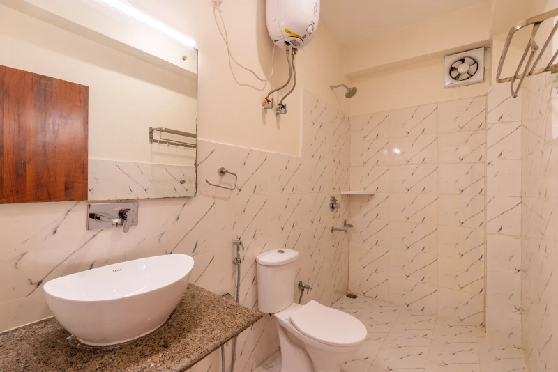 Bed in 6 Bed Mixed Dormitory Room with Balcony & River View and Ensuite Bathroom 9