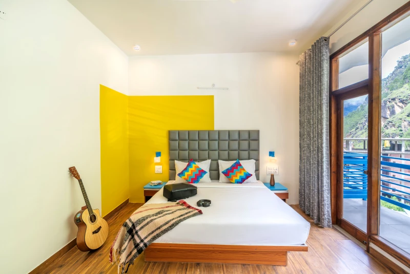 Deluxe Private AC Room with Balcony & River View and Ensuite Bathroom 4