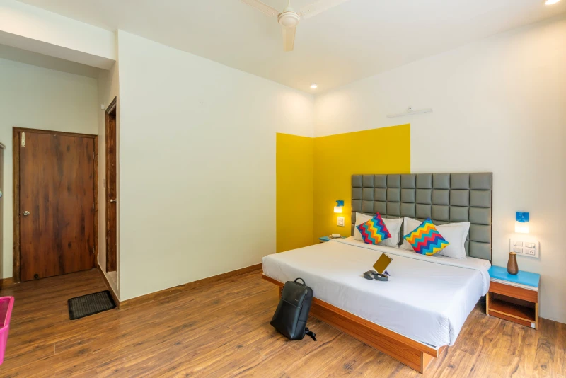 Deluxe Private AC Room with Balcony & River View and Ensuite Bathroom 7