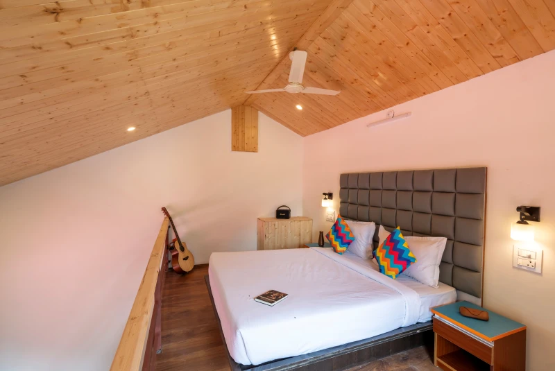 Deluxe Private Quadruple Room with Balcony & Mountain View and Ensuite Bathroom 5