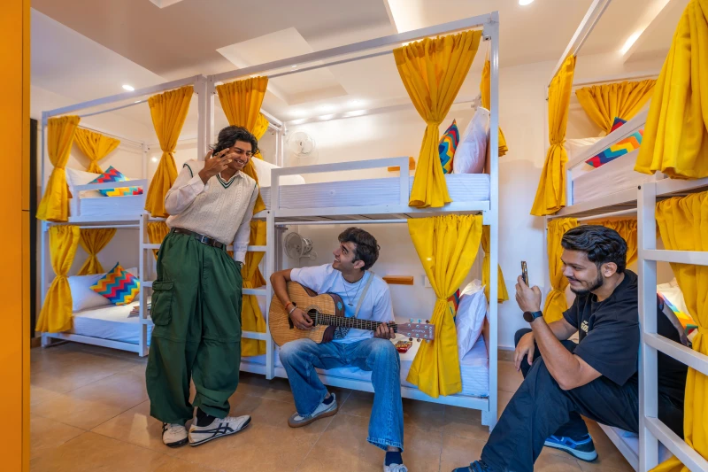 Bed in 6 Bed Mixed Dormitory Room with Ensuite Bathroom 3