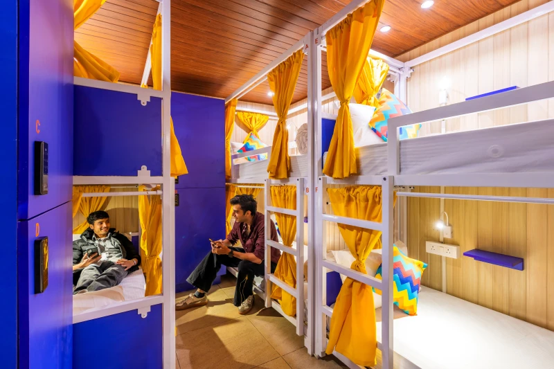 Bed in 10 Bed Mixed Dormitory Room with Ensuite Bathroom 4