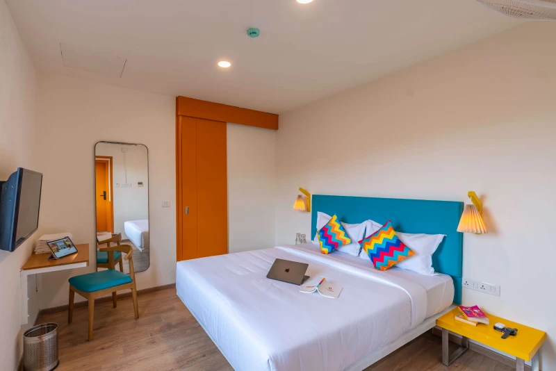 Deluxe Private AC Room with Ensuite Bathroom 4