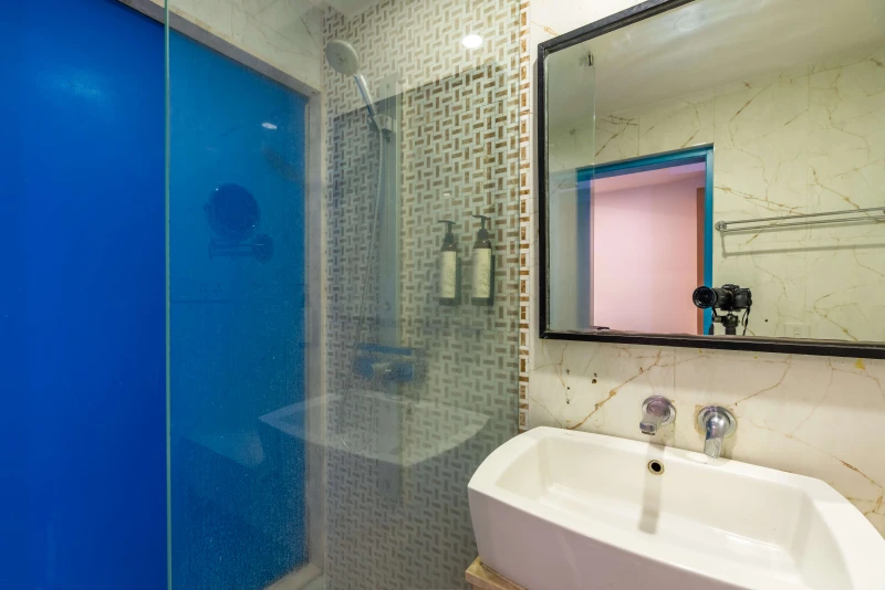 Deluxe Private AC Room with Ensuite Bathroom 9