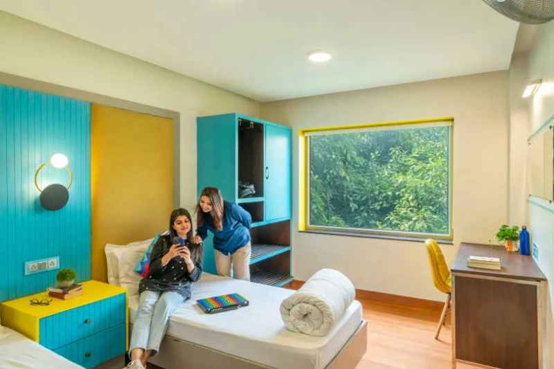 Deluxe Private AC Room with Ensuite Bathroom 7