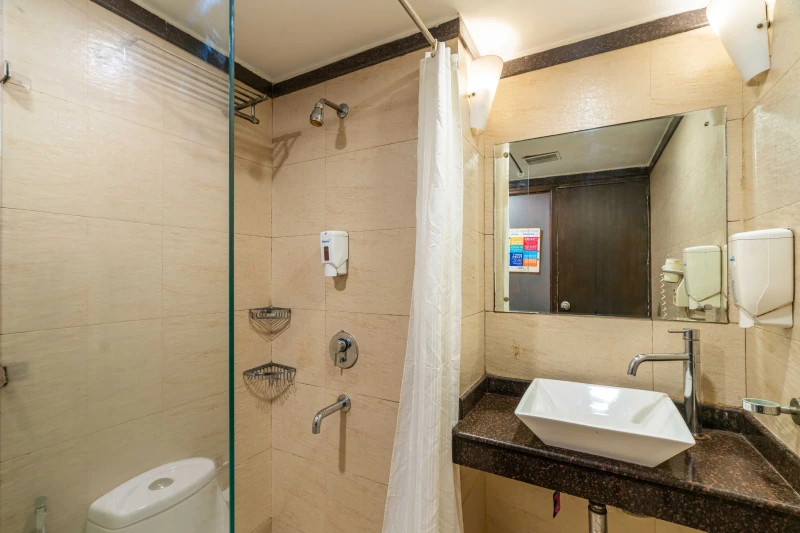 Bed in 4 Bed Female Only AC Dormitory Room with Ensuite Bathroom 6