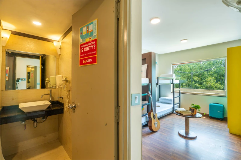 Bed in 4 Bed Female Only AC Dormitory Room with Ensuite Bathroom 8
