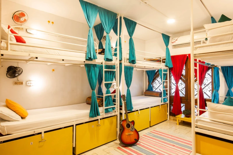 Bed in 6 Bed Mixed AC Dormitory Room with Ensuite Bathroom 3